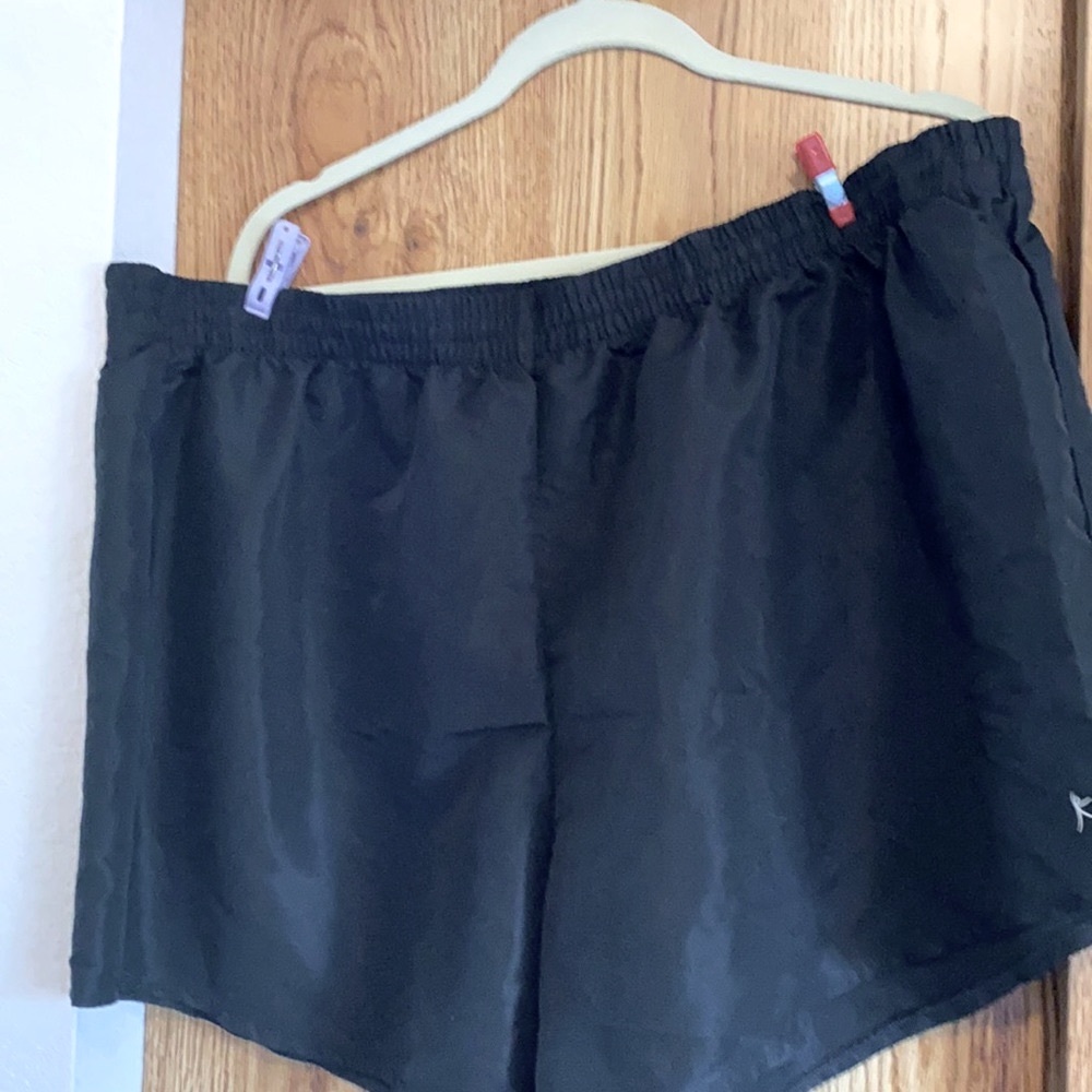 NWOT DANSKIN NOW SHORTS